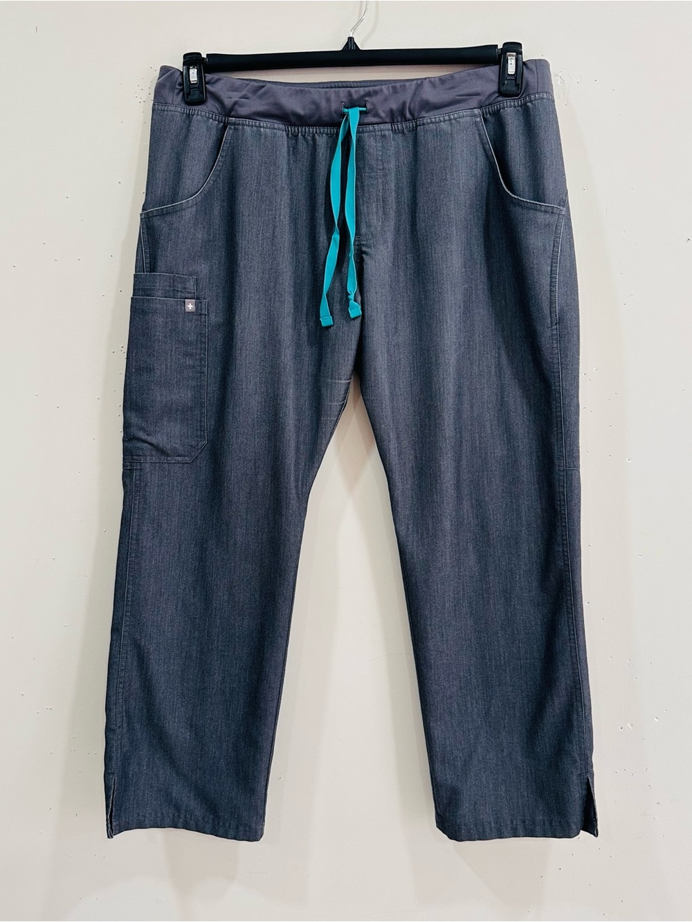 FIGS Technical Collection Kade Cargo Scrub Pants Women’s XL Petite Graphite Gray